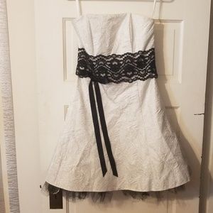 Shimmery White & Black Jessica McClintock Party D